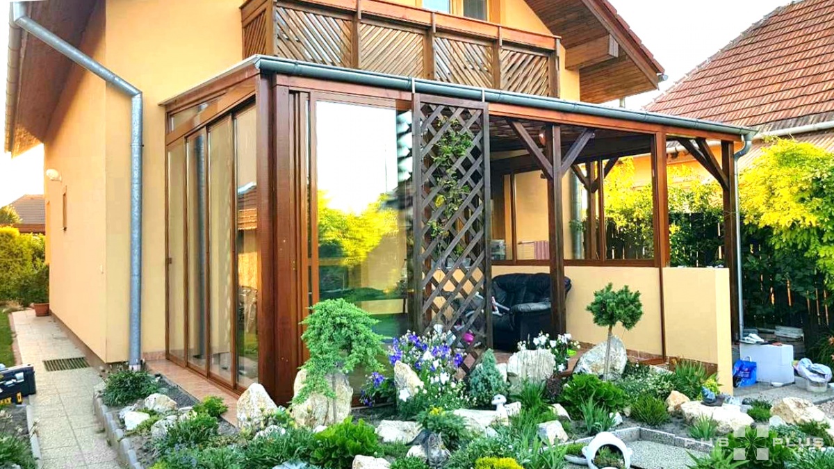  Zasklení do konstrukce / pergola, přístřešek, zastřešení