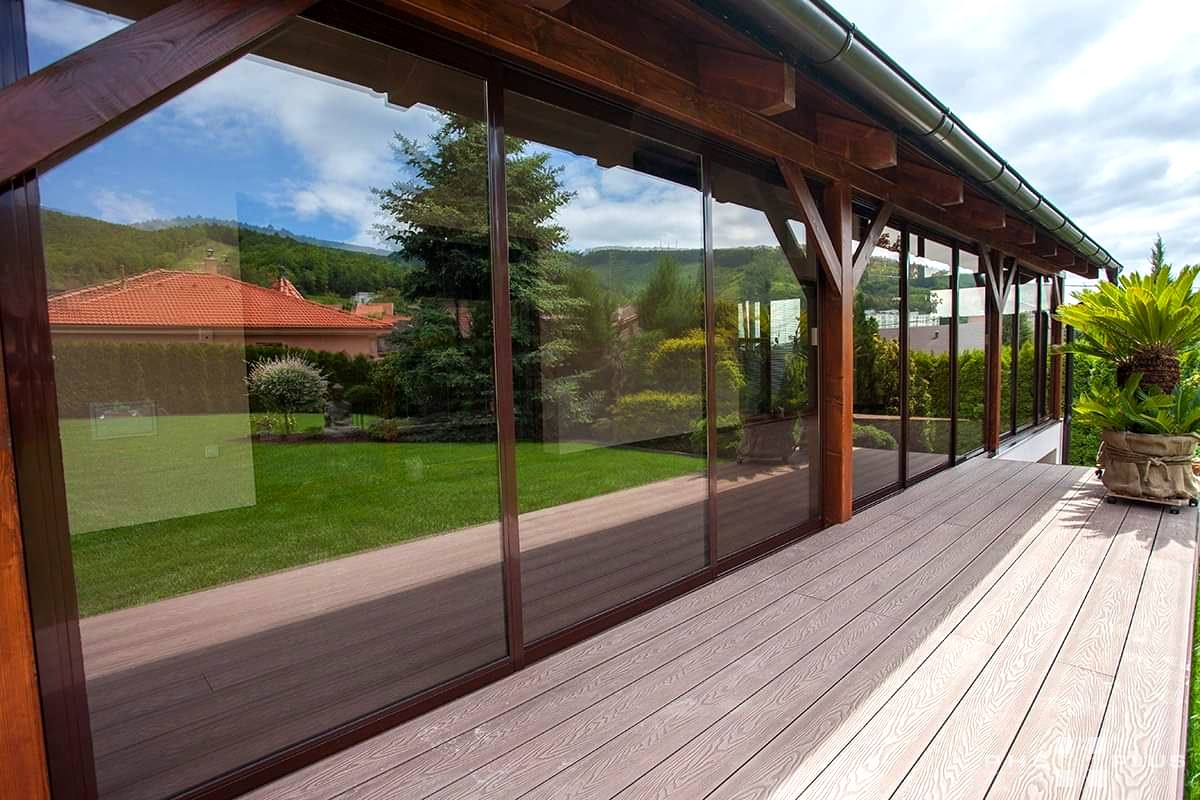  Zasklení do konstrukce / pergola, přístřešek, zastřešení