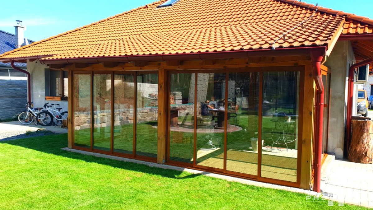  Zasklení do konstrukce / pergola, přístřešek, zastřešení