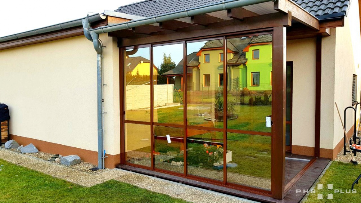  Zasklení do konstrukce / pergola, přístřešek, zastřešení