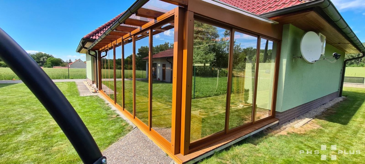  Zasklení do konstrukce / pergola, přístřešek, zastřešení