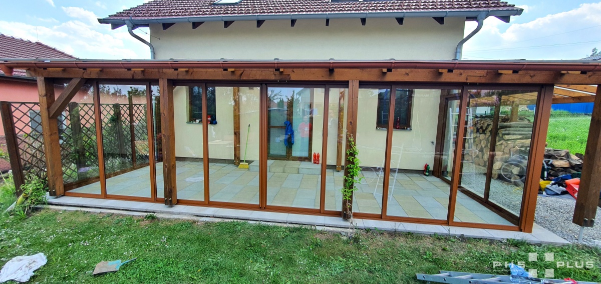  Zasklení do konstrukce / pergola, přístřešek, zastřešení