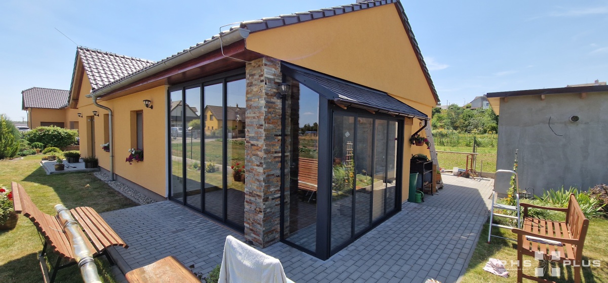  Zasklení do konstrukce / pergola, přístřešek, zastřešení