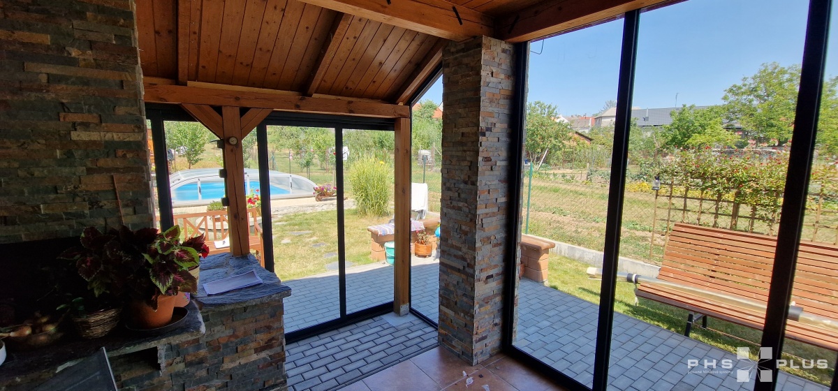  Zasklení do konstrukce / pergola, přístřešek, zastřešení