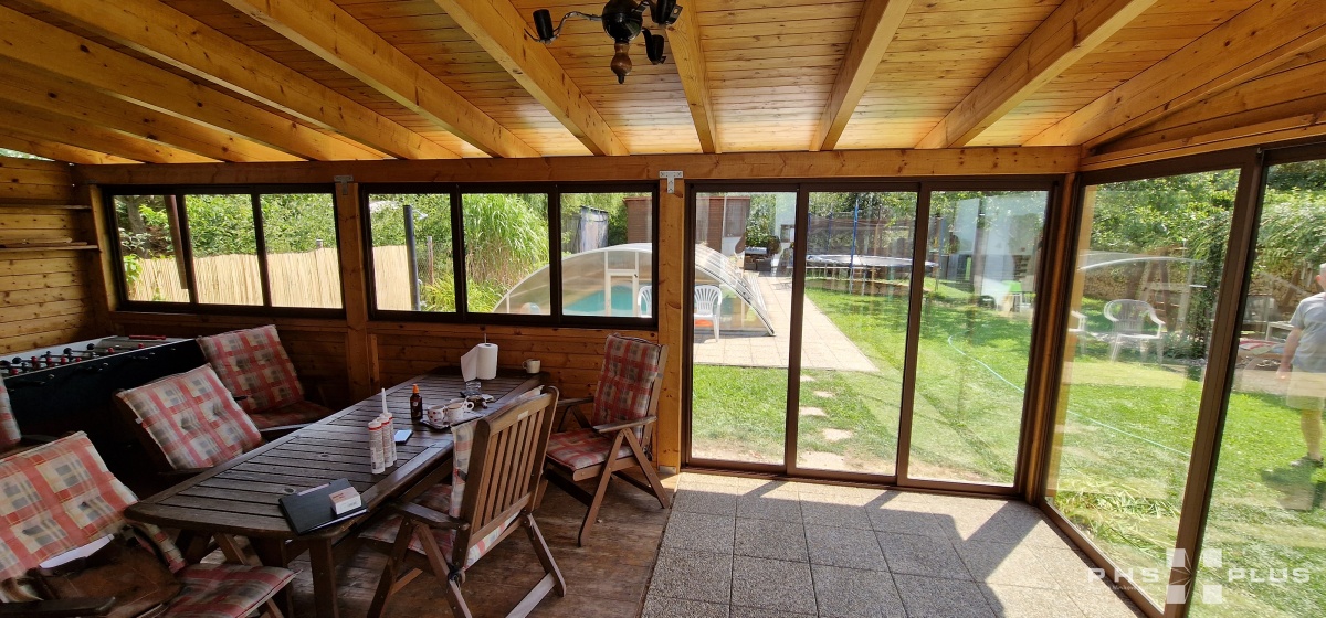  Zasklení do konstrukce / pergola, přístřešek, zastřešení