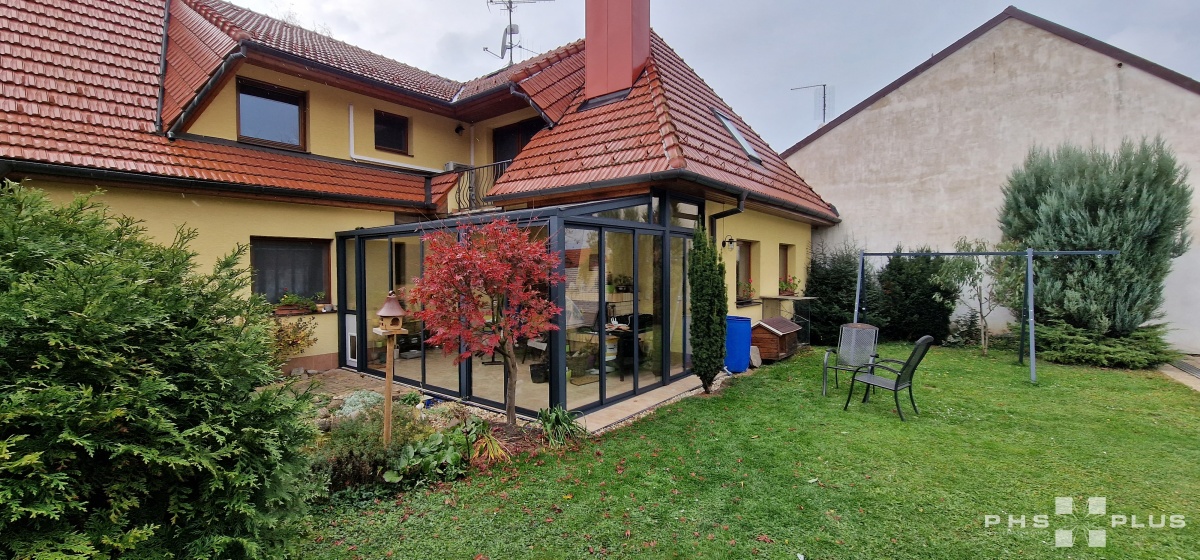  Zasklení do konstrukce / pergola, přístřešek, zastřešení