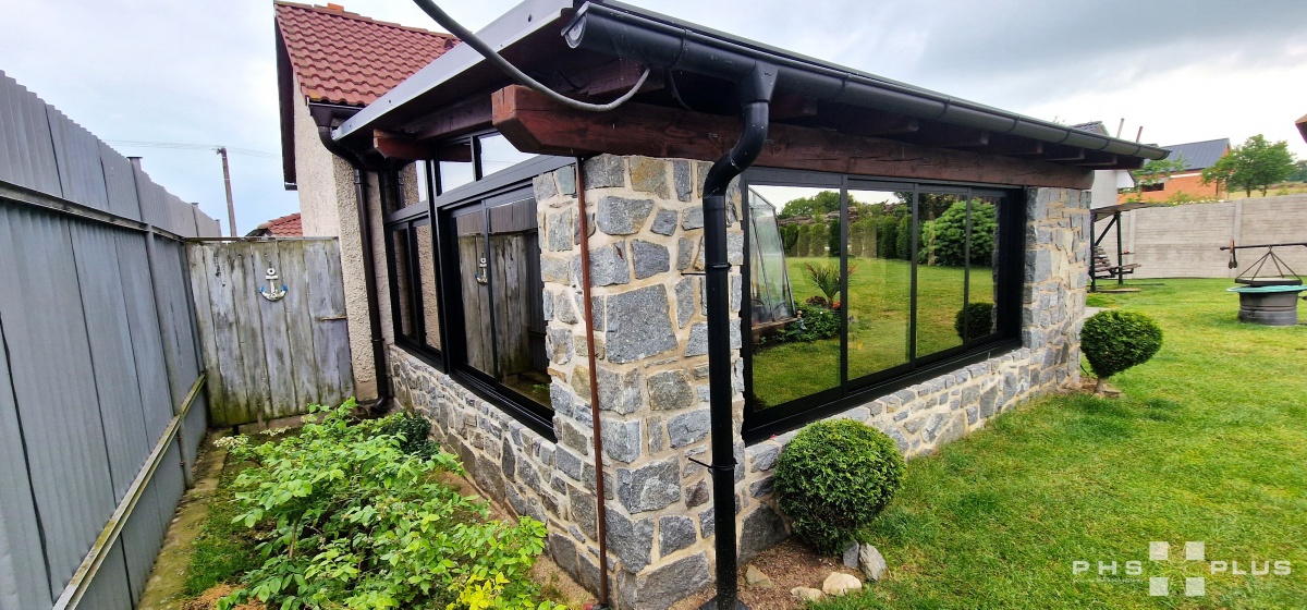  Zasklení do konstrukce / pergola, přístřešek, zastřešení